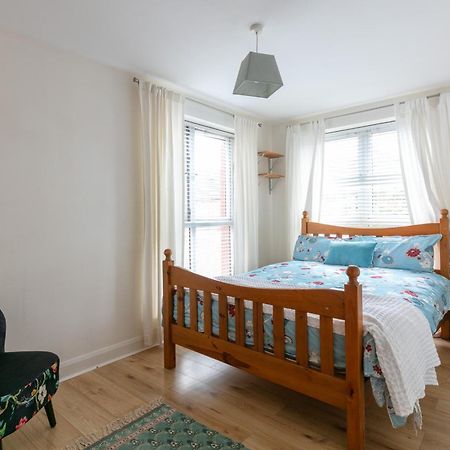 Park Apartments At Obc 벨파스트 외부 사진